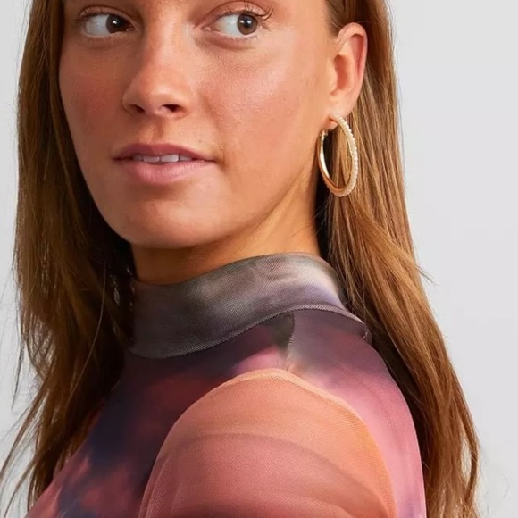 NWOT - Buckle BKE Glitz Hoop Earring - Picture 4 of 5